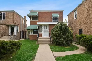 8906 S Crandon Ave, Chicago, IL 60617 - Photo 1
