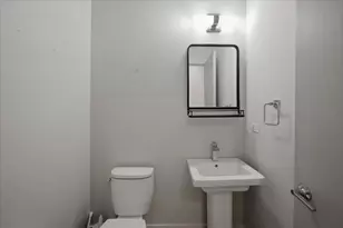 3049 N Clybourn Ave, Chicago, IL 60618 - Photo 16
