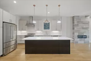 3049 N Clybourn Ave, Chicago, IL 60618 - Photo 4