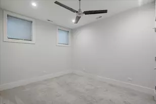 3049 N Clybourn Ave, Chicago, IL 60618 - Photo 12