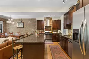 746 W Cornelia Ave, Chicago, IL 60657 - Photo 10