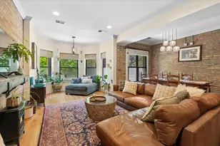 746 W Cornelia Ave, Chicago, IL 60657 - Photo 2