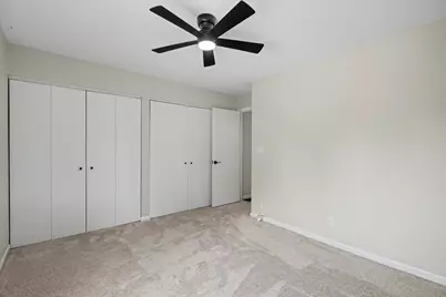 2046 Blackthorn Drive #2046, Champaign, IL 61821 - Photo 24