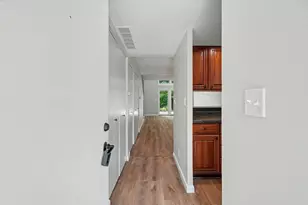 2046 Blackthorn Dr, Champaign, IL 61821 - Photo 6