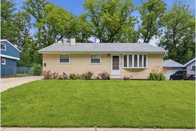 168 Sioux Avenue, Carpentersville, IL 60110 - Photo 1