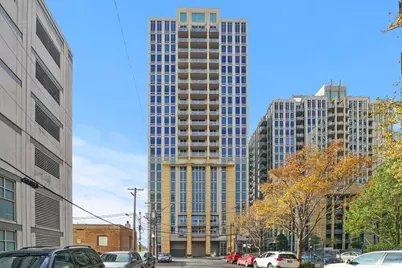 700 N Larrabee Street #1203, Chicago, IL 60654 - Photo 1