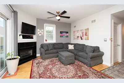 6051 N Mozart Street #4, Chicago, IL 60659 - Photo 2
