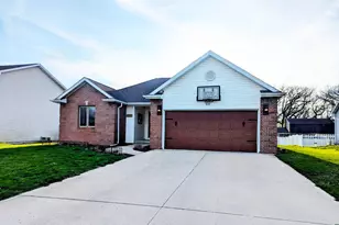 205 S Hossack St, Seneca, IL 61360 - Photo 1