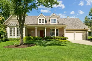 672 S Balmoral Ct, Lake Forest, IL 60045 - Photo 2