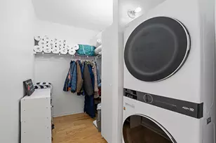 21 W Chestnut St, Chicago, IL 60611 - Photo 8