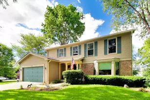 745 Newberry Dr, Batavia, IL 60510 - Photo 2