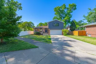 2405 Avondale Ave, Park Ridge, IL 60068 - Photo 1