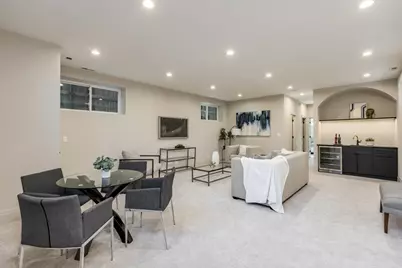 5747 N Maplewood Avenue, Chicago, IL 60659 - Photo 4