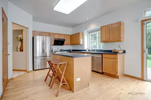 18421 W Meander Dr, Grayslake, IL 60030 - Photo 12