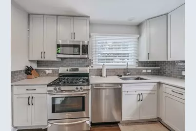 410 E Huntington Lane, Elmhurst, IL 60126 - Photo 12