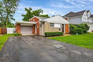 410 E Huntington Ln, Elmhurst, IL 60126 - Photo 2