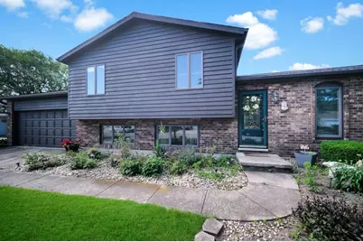 214 Concord Drive, Dekalb, IL 60115 - Photo 2