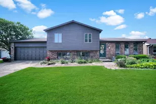 214 Concord Dr, Dekalb, IL 60115 - Photo 1