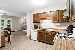 307 S Washington St, Hudson, IL 61748 - Photo 12