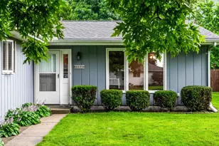 307 S Washington St, Hudson, IL 61748 - Photo 4