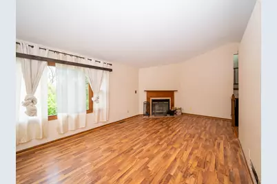 3516 Kings Lair Drive, Spring Grove, IL 60081 - Photo 4