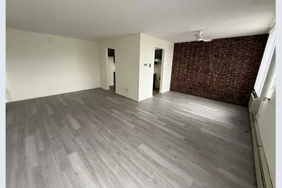 9720 S Pulaski Road #308, Oak Lawn, IL 60453 - Photo 4