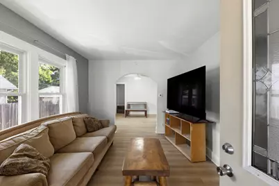 123 N Calhoun Street, Aurora, IL 60505 - Photo 4
