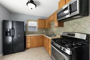 123 N Calhoun St, Aurora, IL 60505 - Photo 10