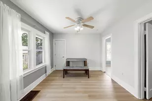 123 N Calhoun St, Aurora, IL 60505 - Photo 6