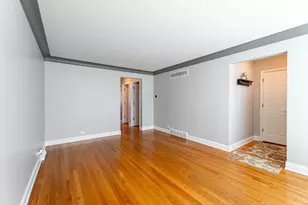 10318 S Avers Ave, Chicago, IL 60655 - Photo 6