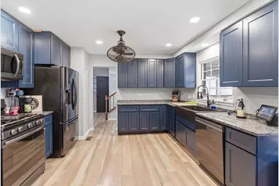 670 Versailles Circle #D, Elk Grove Village, IL 60007 - Photo 8