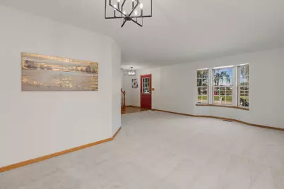 449 S Pershing Avenue, Mundelein, IL 60060 - Photo 6