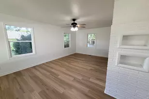 410 E Abe St, Plano, IL 60545 - Photo 6