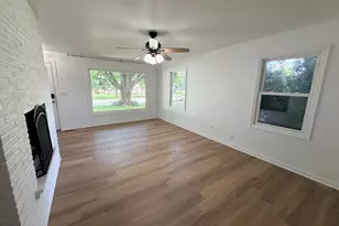 410 E Abe St, Plano, IL 60545 - Photo 4