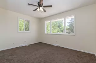 2100 Western Ave, Waukegan, IL 60087 - Photo 12