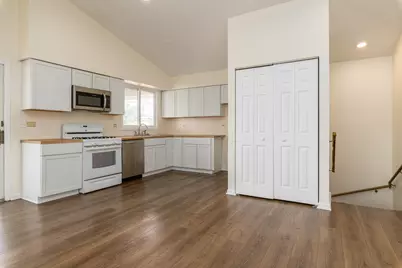2100 Western Avenue, Waukegan, IL 60087 - Photo 2