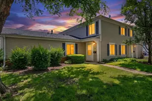 1407 Quaker Ln, Prospect Heights, IL 60070 - Photo 1