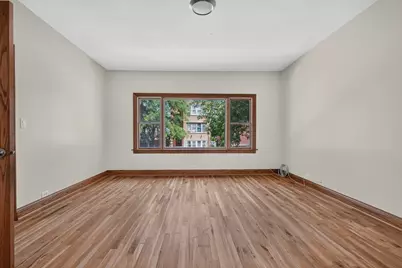 5107 W Berenice Avenue, Chicago, IL 60641 - Photo 4
