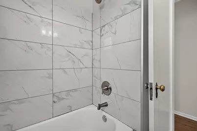 5107 W Berenice Avenue, Chicago, IL 60641 - Photo 32