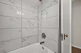 5107 W Berenice Ave, Chicago, IL 60641 - Photo 32