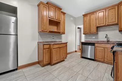 5107 W Berenice Avenue, Chicago, IL 60641 - Photo 16