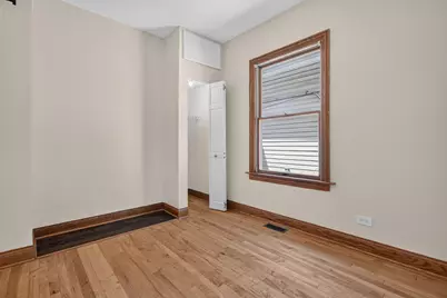 5107 W Berenice Avenue, Chicago, IL 60641 - Photo 12