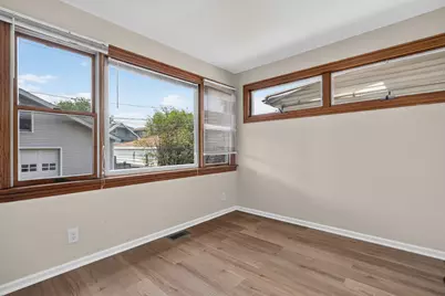 5107 W Berenice Avenue, Chicago, IL 60641 - Photo 18