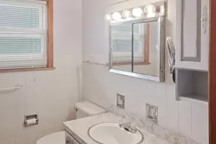 244 S Circle Dr, Addison, IL 60101 - Photo 6