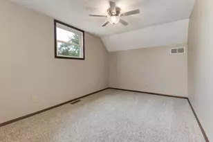 1528 N Hershey Rd, Bloomington, IL 61704 - Photo 20