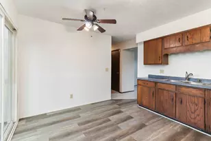 1528 N Hershey Rd, Bloomington, IL 61704 - Photo 8