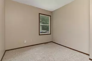 1528 N Hershey Rd, Bloomington, IL 61704 - Photo 12