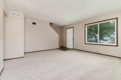 1528 N Hershey Road, Bloomington, IL 61704 - Photo 4