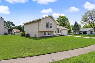 30W281 Heather Court, Warrenville, IL 60555 - Photo 4