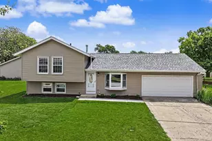 30W281 Heather Ct, Warrenville, IL 60555 - Photo 2